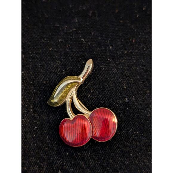Unbranded Jewelry - Vintage Red & Green Enamel Gold Tone Cherry Pin